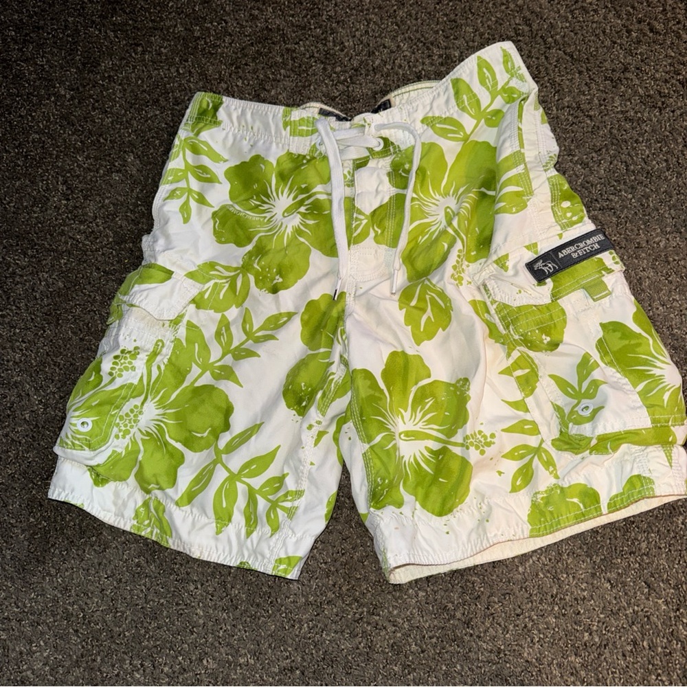 Abercrombie & Fitch White and Green Floral Swim Shorts Sz 32